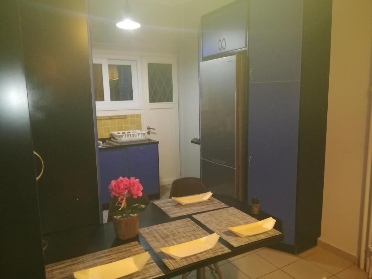 Lg Apartment Bnb Athena Bagian luar foto